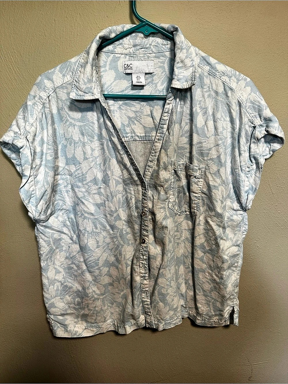 C&C California Floral Short Sleeve Button Down Blue & White Small